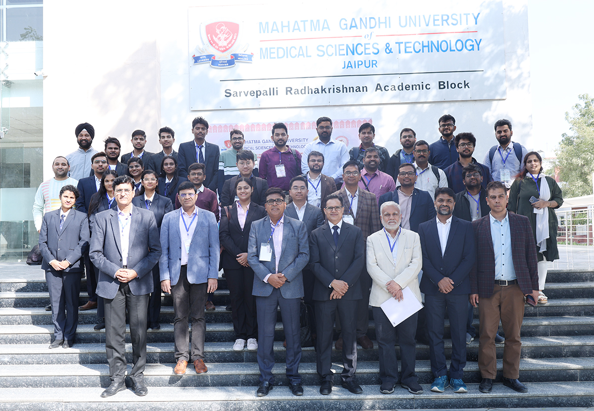 Faculty and delegates of the 4th Jaipur Surgical Festival (JSF) including VK Kapoor (front row 3rd from right) and Naina Kumar (second row 5th from left)